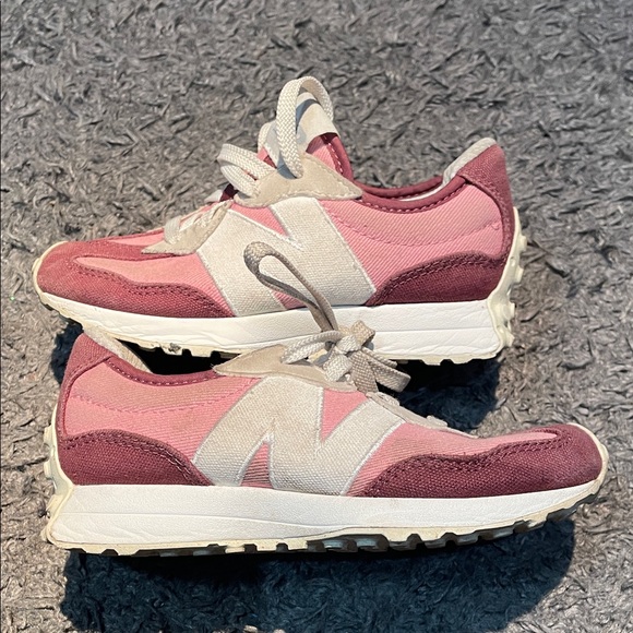 New Balance Other - New balance 327